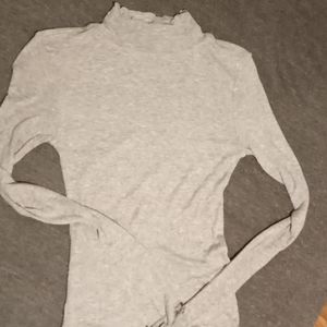 Grey mockneck